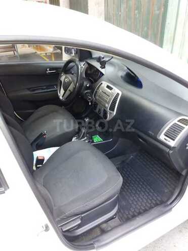 Hyundai i20 2011, 250,000 km - 1.4 l - Bakı