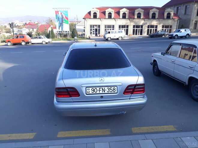Mercedes E 240 1998, 220,000 km - 2.6 л - Gədəbəy