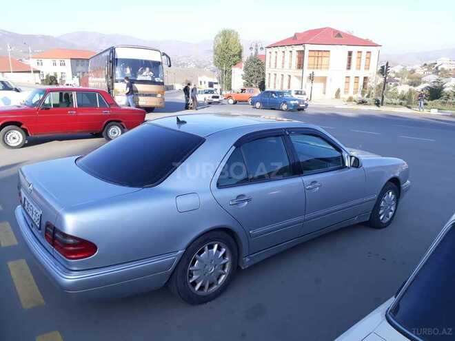 Mercedes E 240 1998, 220,000 km - 2.6 л - Gədəbəy