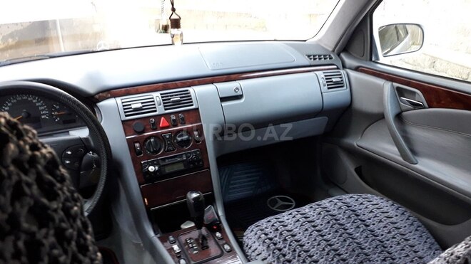 Mercedes E 240 2000, 274,000 km - 2.4 l - Bakı