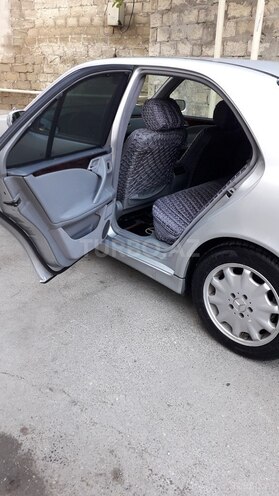 Mercedes E 240 2000, 274,000 km - 2.4 l - Bakı
