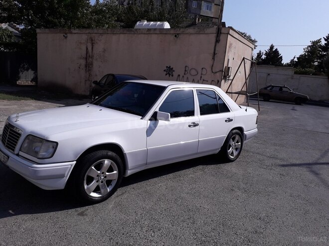 Mercedes E 220 1994, 451,000 km - 2.2 l - Bakı