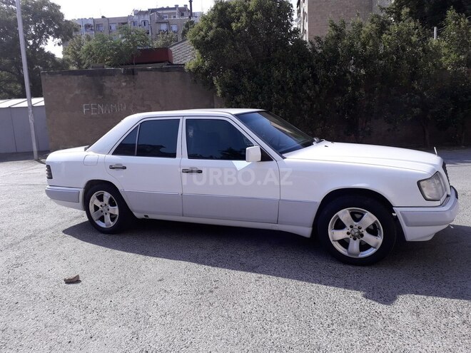 Mercedes E 220 1994, 451,000 km - 2.2 l - Bakı