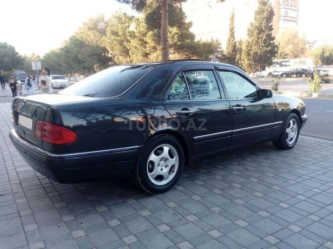 Mercedes E 230 1997, 276,000 km - 2.3 l - Sumqayıt