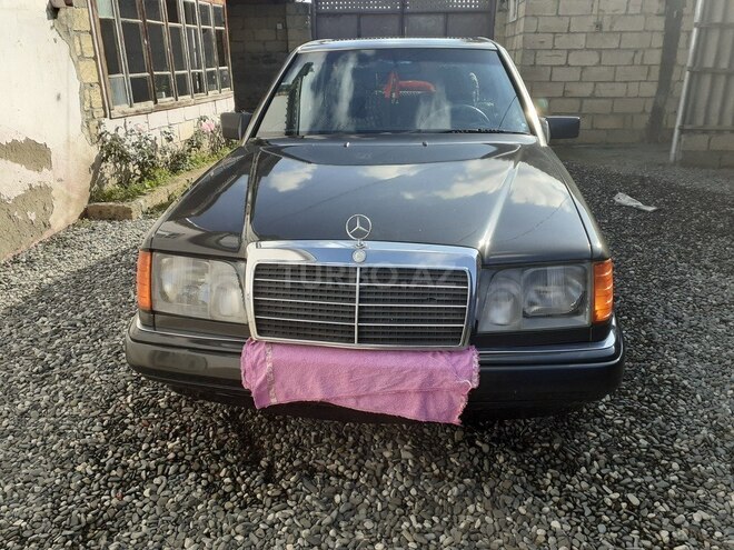 Mercedes E 200 1992, 445,000 km - 2.0 l - Quba