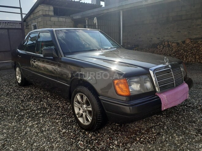 Mercedes E 200 1992, 445,000 km - 2.0 l - Quba