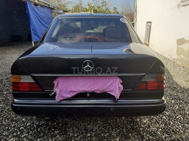 Mercedes E 200 1992, 445,000 km - 2.0 l - Quba