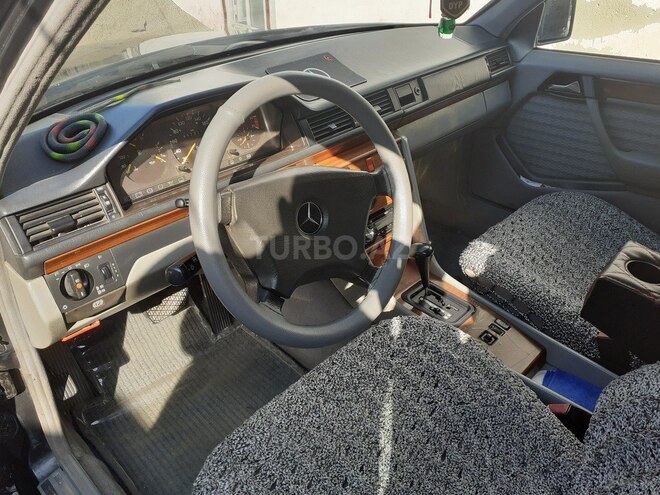 Mercedes E 200 1992, 445,000 km - 2.0 l - Quba