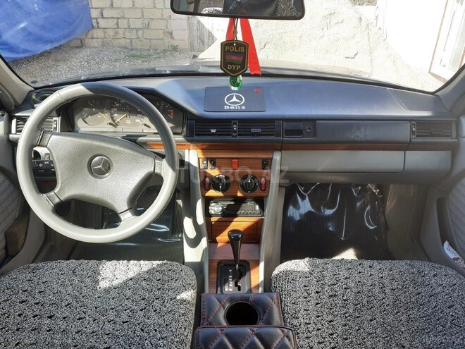 Mercedes E 200 1992, 445,000 km - 2.0 l - Quba