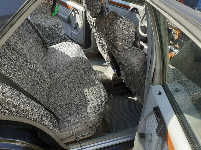 Mercedes E 200 1992, 445,000 km - 2.0 l - Quba
