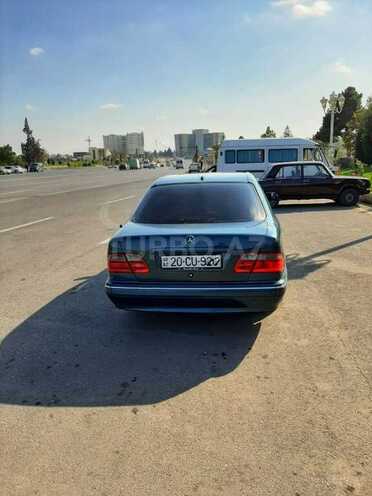Mercedes E 240 2001, 350,000 km - 2.6 л - Gəncə