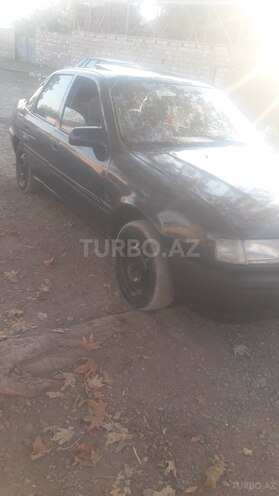 Opel Vectra 1990, 245,000 km - 1.6 l - Bərdə