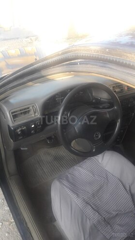 Opel Vectra 1990, 245,000 km - 1.6 l - Bərdə