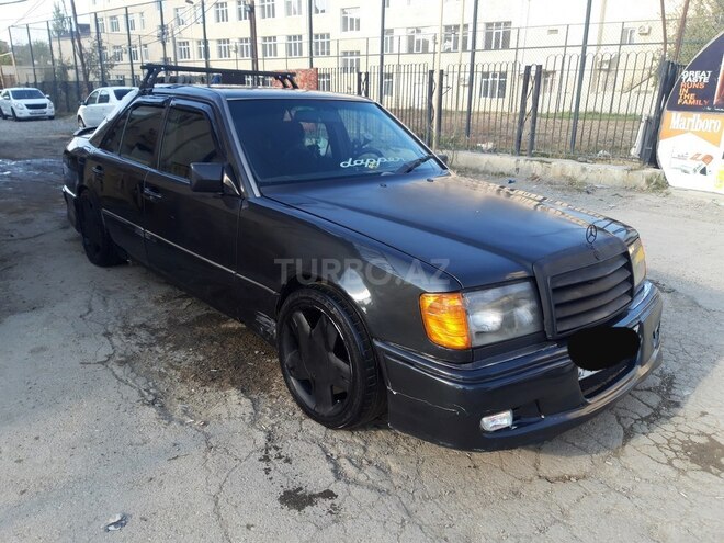 Mercedes E 220 1987, 251,869 km - 2.6 l - Xırdalan