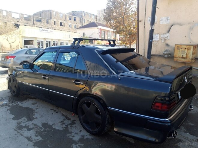 Mercedes E 220 1987, 251,869 km - 2.6 l - Xırdalan