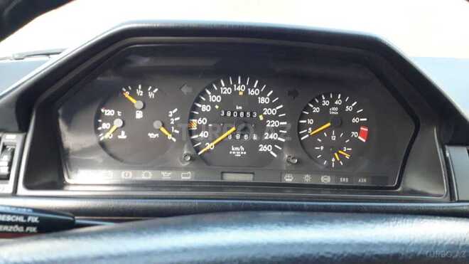 Mercedes E 280 1995, 390,653 km - 2.8 l - Gəncə