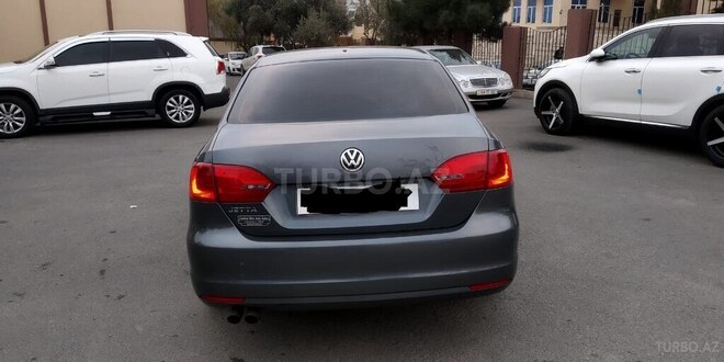 Volkswagen Jetta 2014, 13,000 km - 0.5 l - Quba