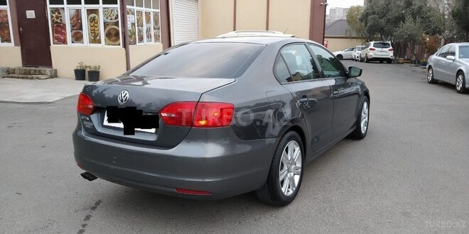 Volkswagen Jetta 2014, 13,000 km - 0.5 l - Quba