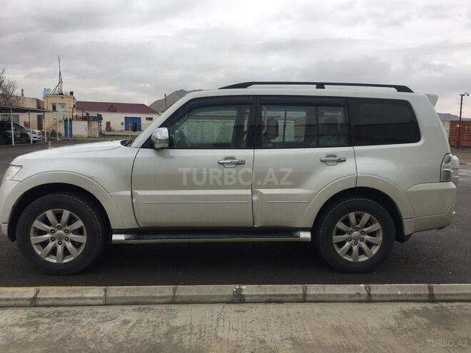Mitsubishi Pajero 2011, 311,000 km - 3.8 l - Bakı