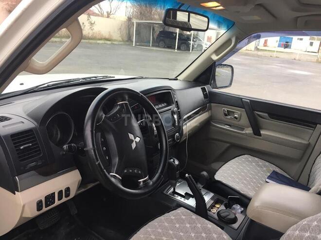 Mitsubishi Pajero 2011, 311,000 km - 3.8 l - Bakı