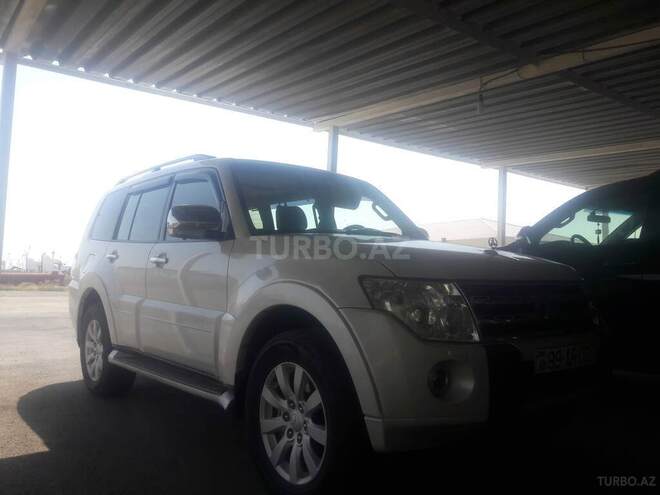 Mitsubishi Pajero 2011, 311,000 km - 3.8 l - Bakı