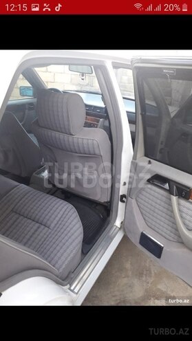 Mercedes E 220 1992, 443,116 km - 2.2 l - Bakı