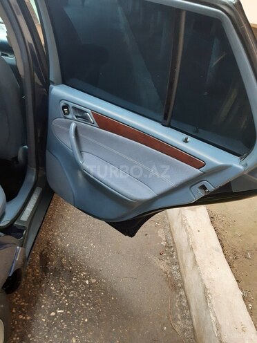 Mercedes C 220 2001, 265,800 km - 2.2 l - Bakı