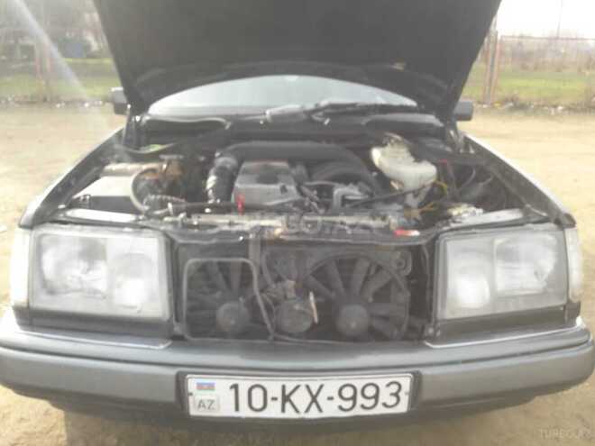 Mercedes E 250 1993, 246,000 km - 2.5 l - Bakı