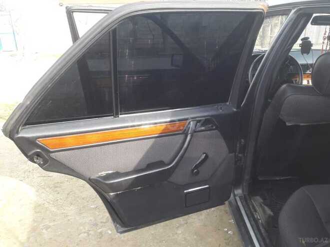 Mercedes E 250 1993, 246,000 km - 2.5 l - Bakı