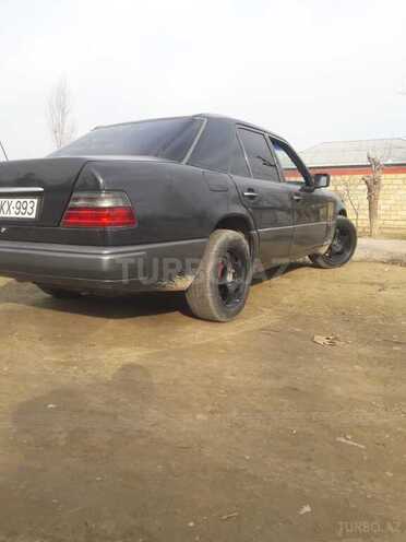 Mercedes E 250 1993, 246,000 km - 2.5 l - Bakı