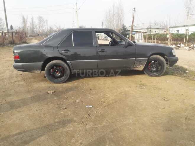 Mercedes E 250 1993, 246,000 km - 2.5 l - Bakı