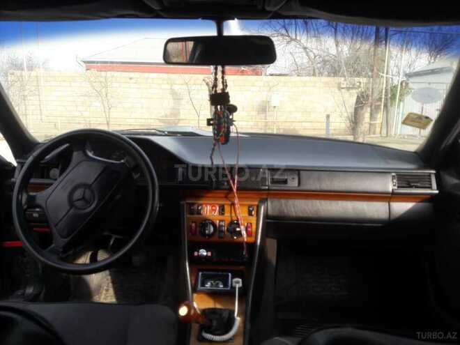 Mercedes E 250 1993, 246,000 km - 2.5 l - Bakı