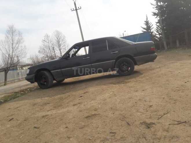 Mercedes E 250 1993, 246,000 km - 2.5 l - Bakı