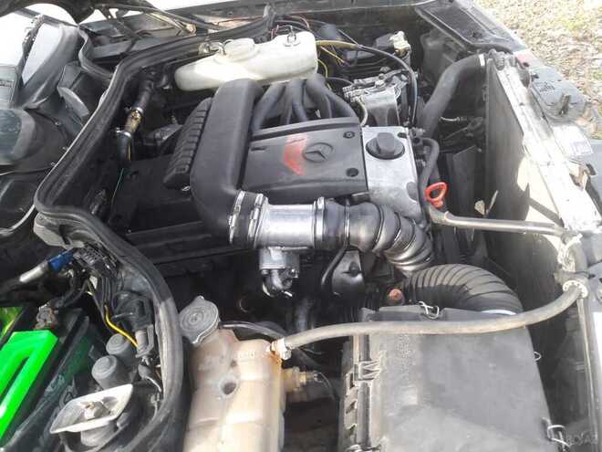 Mercedes E 250 1993, 246,000 km - 2.5 l - Bakı