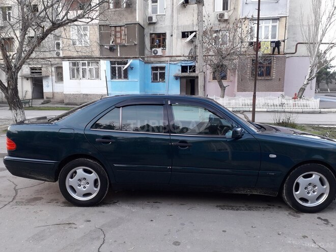 Mercedes E 240 1998, 241,000 km - 2.4 l - Sumqayıt