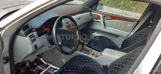 Mercedes E 320 1998, 8,456 km - 3.2 l - Şəki
