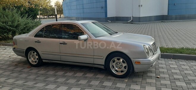 Mercedes E 320 1998, 245,463 km - 1.7 l - Qax