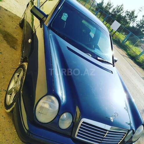 Mercedes E 240 1999, 349,000 km - 2.4 l - Bakı