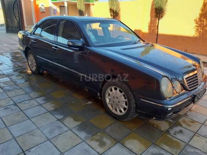 Mercedes E 270 2001, 387,500 km - 2.7 l - Bərdə
