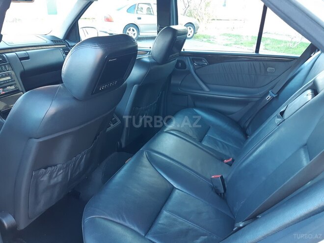 Mercedes E 240 2000, 264,243 km - 2.4 l - Sumqayıt