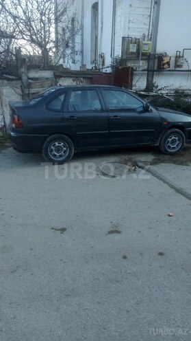 Volkswagen Polo 1994, 160,000 km - 1.6 l - Bakı