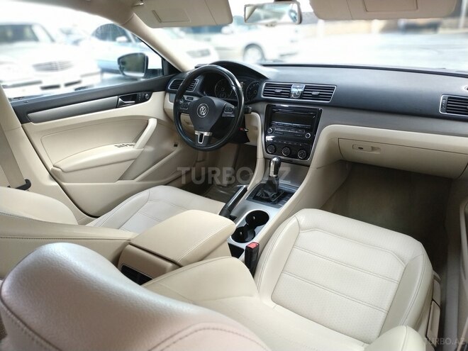 Volkswagen Passat 2014, 120,000 km - 1.8 l - Gəncə