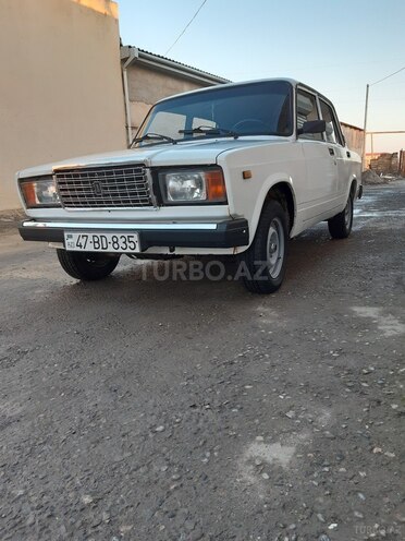 LADA (VAZ) 2107 2011, 180,000 km - 1.6 l - Salyan