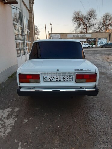 LADA (VAZ) 2107 2011, 180,000 km - 1.6 l - Salyan
