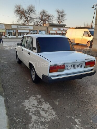 LADA (VAZ) 2107 2011, 180,000 km - 1.6 l - Salyan