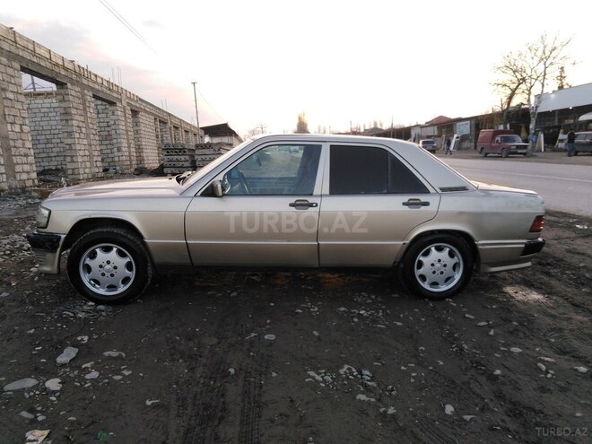 Mercedes 190 1986, 245,000 km - 2.0 l - Xaçmaz