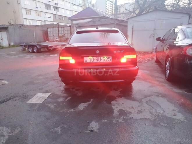 BMW 525 2001, 396,000 km - 2.5 l - Bakı
