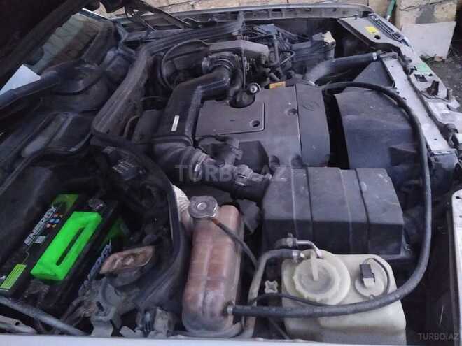 Mercedes E 220 1993, 250,000 km - 2.2 l - Bakı