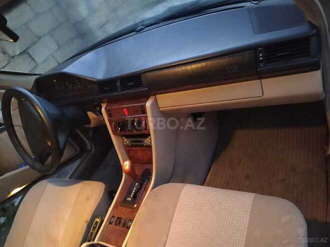 Mercedes E 220 1993, 250,000 km - 2.2 l - Bakı