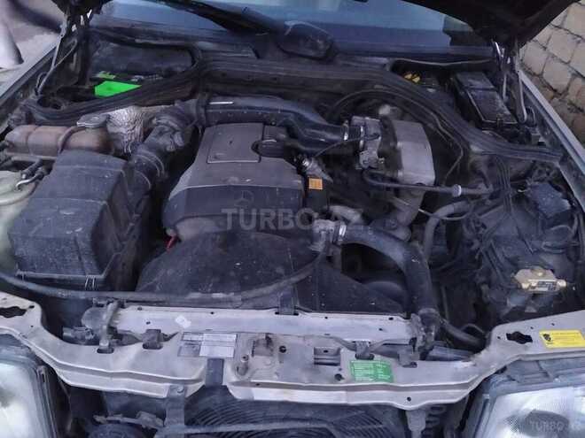 Mercedes E 220 1993, 250,000 km - 2.2 l - Bakı